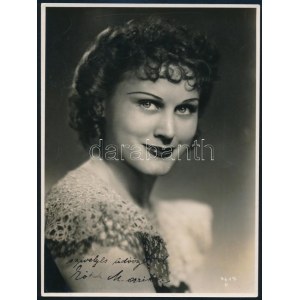 Rökk Marika (1913-2004) színész-táncosnő, operettprimadonna autográf aláírása az őt ábrázoló fotón...