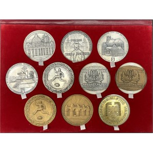 Zestaw 10 szt. medali Papież, Piłsudski i inne cz.14