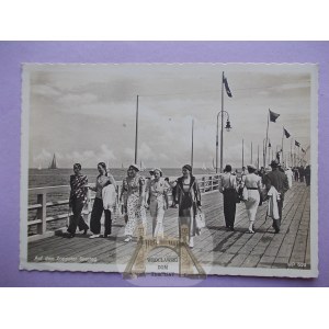 Sopot, Zoppot, pier, tourists, circa 1940.