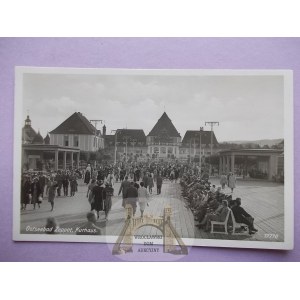 Sopot, Zoppot, pier, crowd of people, circa 1940.