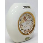 Commemorative porcelain vase decorated with 24k gold from Chokin Dynasty Gallery collection, Japan