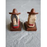 A pair of Sombrero Siesta bookends / bookends.
