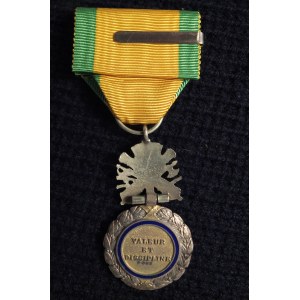 Medal Wojskowy (fr. Médaille Militaire). Medal wojskowy ustanowiony 2 ...