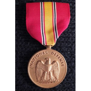 Medal Obrony Narodowej (ang. National Defense Service Medal). Odznacze ...