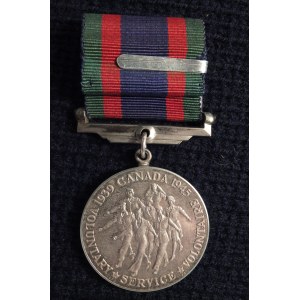 Kanadyjski Medal Wolontariusza. Medal ustanowiony 22 października 194 ...