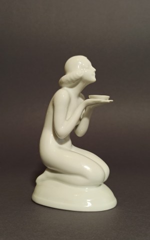 KNEELING WOMAN WITH A BOWL ZP 