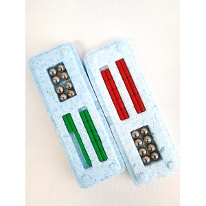 Two sets of magnetic sticks / magnetic blocks