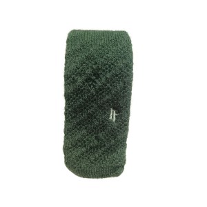 Cravate verte avec broderie
