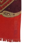 Châle à motifs rouges et bordeaux