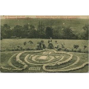 Kamenka - Ogród kwiatowy starego Parku z Widokiem winogradnika, ok. 1910