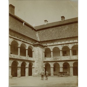 Niepołomice - Dziedziniec zamku, ok. 1890