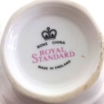 Porzellantasse mit Untertasse von Royal Standard, UK
