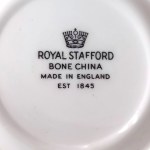 Porzellantasse mit Untertasse von Royal Stafford, England