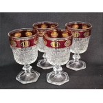 Súprava štyroch dekoratívnych pohárov na víno
