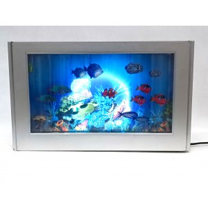 Lampe in Form eines Aquariums mit schwimmenden Fischen