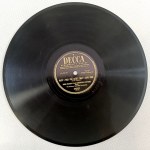 Shellac disk Bing Crosby and Andrews Sisters, Have I told you lately that I love you / Quicksilver (10)