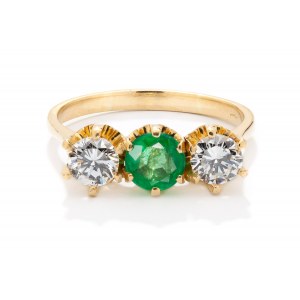 Ring with emerald and diamonds, late 20th century.