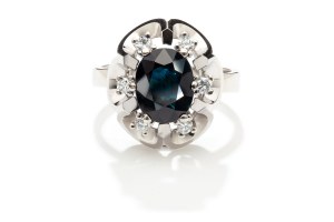 Ring with sapphire and diamonds, late 20th century.