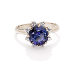Ring with tanzanite and diamonds, early 21st century.