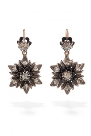 Earrings in the form of flowers, 1st half of the 20th century.