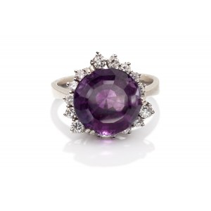 Ring with amethyst and diamonds, 20th/20th century.
