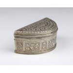 Half-moon silver box - Burma, 19th century