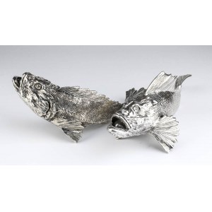Pair of silver sculptures depicting fishes, signed ATTILIO DE LUCA