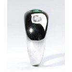 BULGARI: platinum emerald diamond band ring