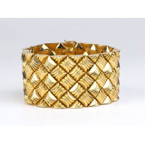 Gold band bracelet