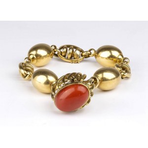Gold bracelet with Mediterranean coral pendant
