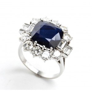 Blue sapphire and diamonds gold ring