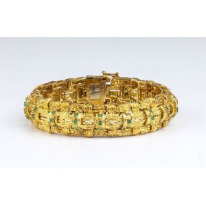 Emeralds yellow gold ribbon bracelet with braided cord motif