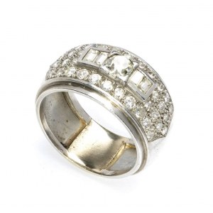 Diamonds gold band ring