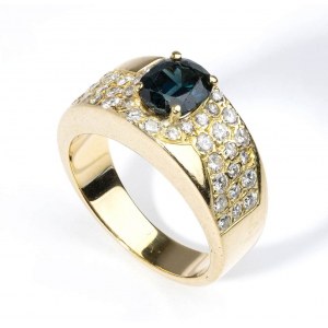 Diamonds and blue sapphire gold ring