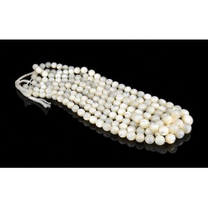 4 mother-of-pearl loose strands