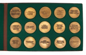 Poland, Czestochowa, set of 15 medals depicting the Stations of the Cross.