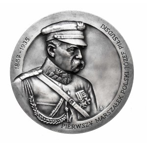 Polska, Medal Józef Piłsudski, z okazji przywrócenia szkole nr. 2 w Kutnie im. Marszałka J. Piłsudskiego