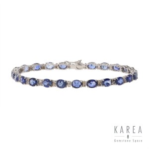 Tennis bracelet decorated with sapphires, 20th century.