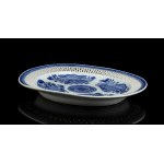 A 'BLUE AND WHITE' PORCELAIN OVAL TRAY China, second half of the 18th century