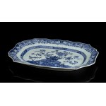 A 'BLUE AND WHITE' PORCELAIN TRAY China, Qing dynasty, 18th-19th century