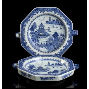 TWO 'BLUE AND WHITE' PORCELAIN OCTAGONAL TRAYS China, Qing dynasty, late 18th century