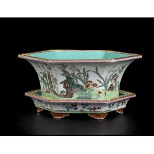 A POLYCHROME ENAMELLED PORCELAIN JARDINIERE AND TRAY China, 20th century