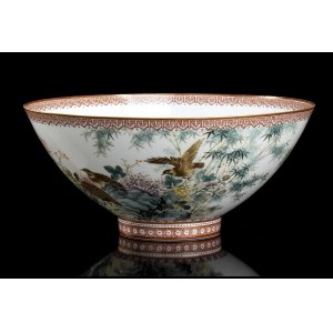 A POLYCHROME ENAMELLED PORCELAIN LARGE BOWL China, 20th century