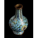 A CLOISONNÉ ENAMELED METAL SMALL BOTTLE VASE China, Qing dynasty, 18th-19th century