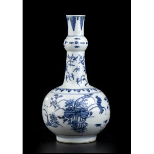 A 'BLUE AND WHITE' PORCELAIN BOTTLE VASE China, 19th-20th century