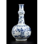 A 'BLUE AND WHITE' PORCELAIN BOTTLE VASE China, 19th-20th century