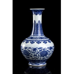 A 'BLUE AND WHITE' PORCELAIN BOTTLE VASE China, 20th century