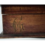 Drewniane puzderko / szkatułka z głową górala, sygnowane monogramem GM, II poł. XXw. , rozmiar 32 x19,5cm