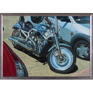 Andrzej Sadowski, Sardynia - Porto Cervo - Parking z błękitno-srebrnym Harley-Davidsonem i szarym Fordem 