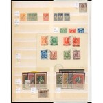 Rosja, album znaczków 1858-1923, m.in.: Armia Zachodnia, Denikina, Syberia oraz ZSRR